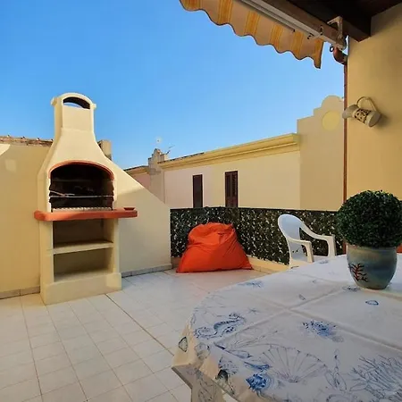 Vakantiehuis Villagiomi Centro Villasimius, Relax, Piscina, Tennis *